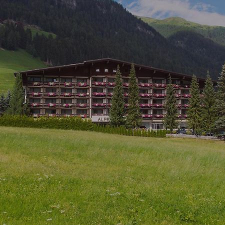 Hotel Alpenhof Sankt Jakob in Defereggen Exterior photo