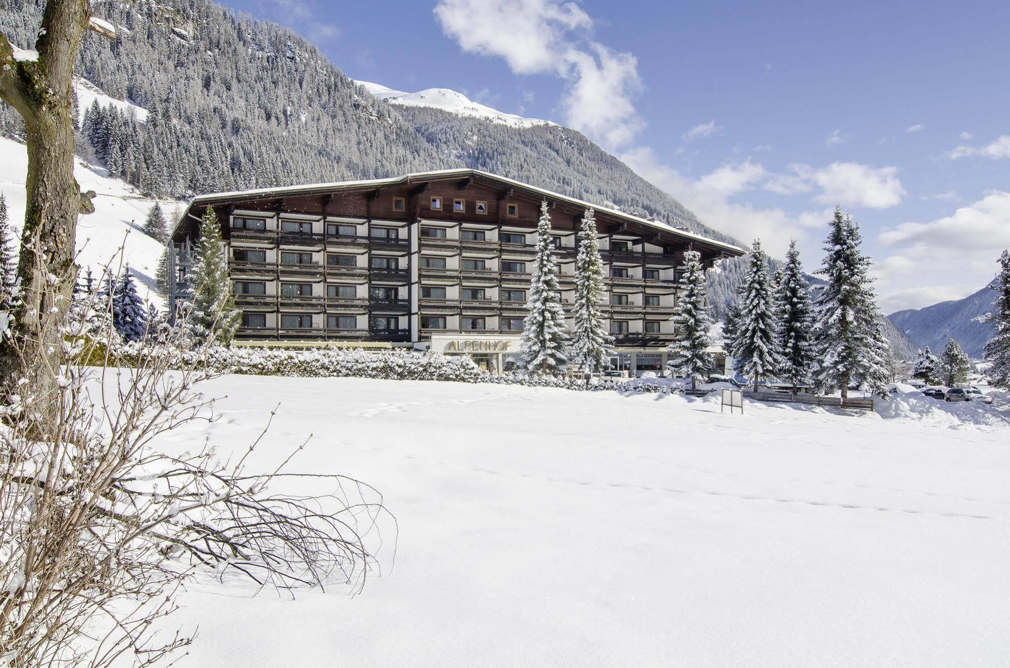 Hotel Alpenhof Sankt Jakob in Defereggen Exterior photo