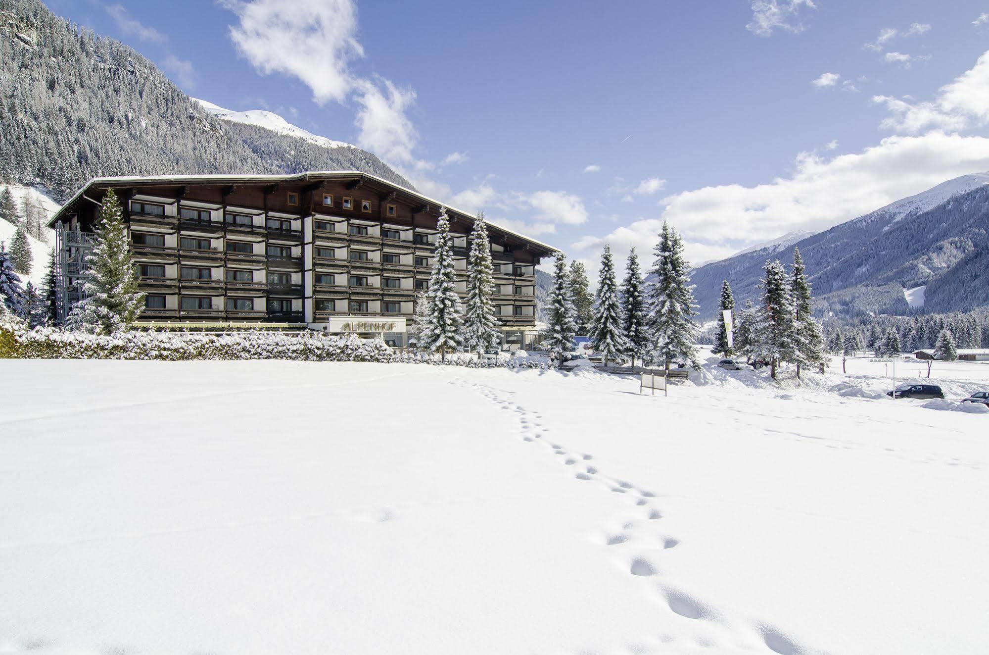 Hotel Alpenhof Sankt Jakob in Defereggen Exterior photo