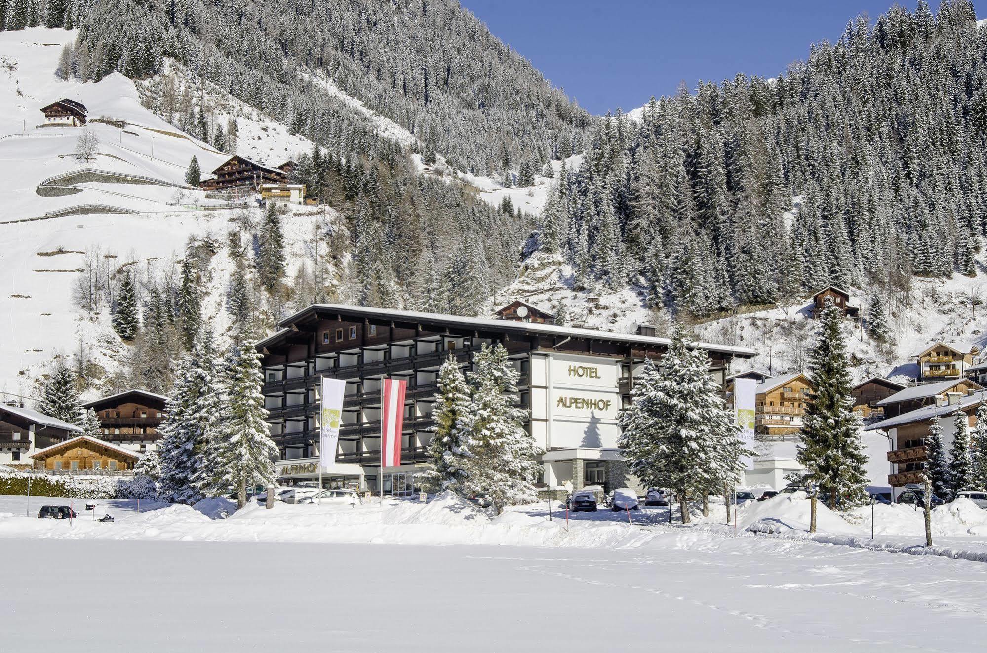 Hotel Alpenhof Sankt Jakob in Defereggen Exterior photo